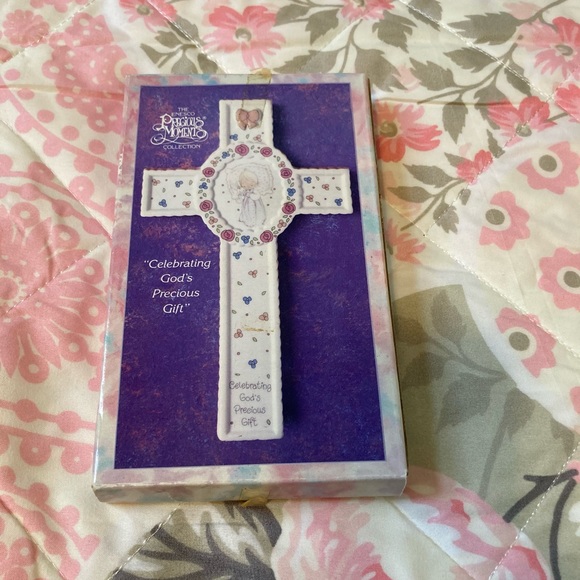NWT 1991 Precious Moments Velvet Christening Cross - Picture 3 of 10
